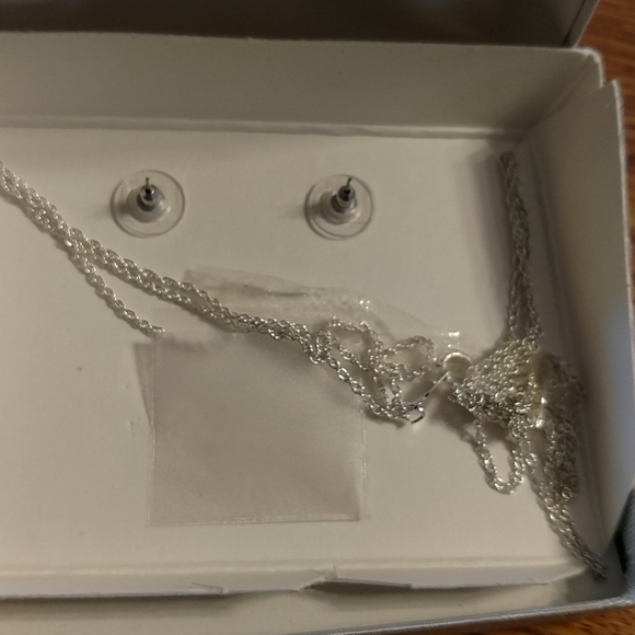 Necklace and earrings set - Picture 4 of 6